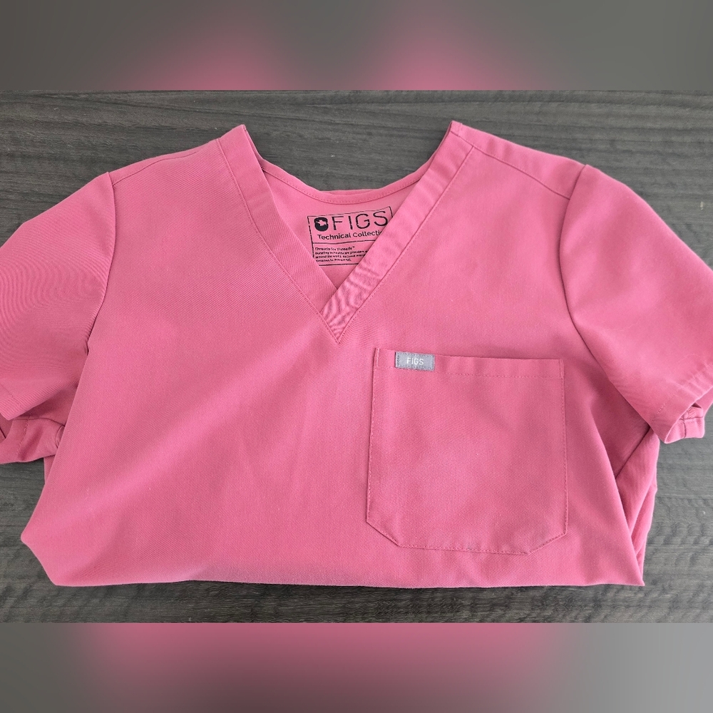 Figs XS Women's Rose Quartz V-Neck Medical Scrub Top